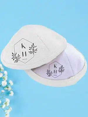 כיפות פשתן לחתונה מדגם עלים בצד