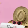 חבילת איילה - מגבת, כובע פנמה, משקפיים